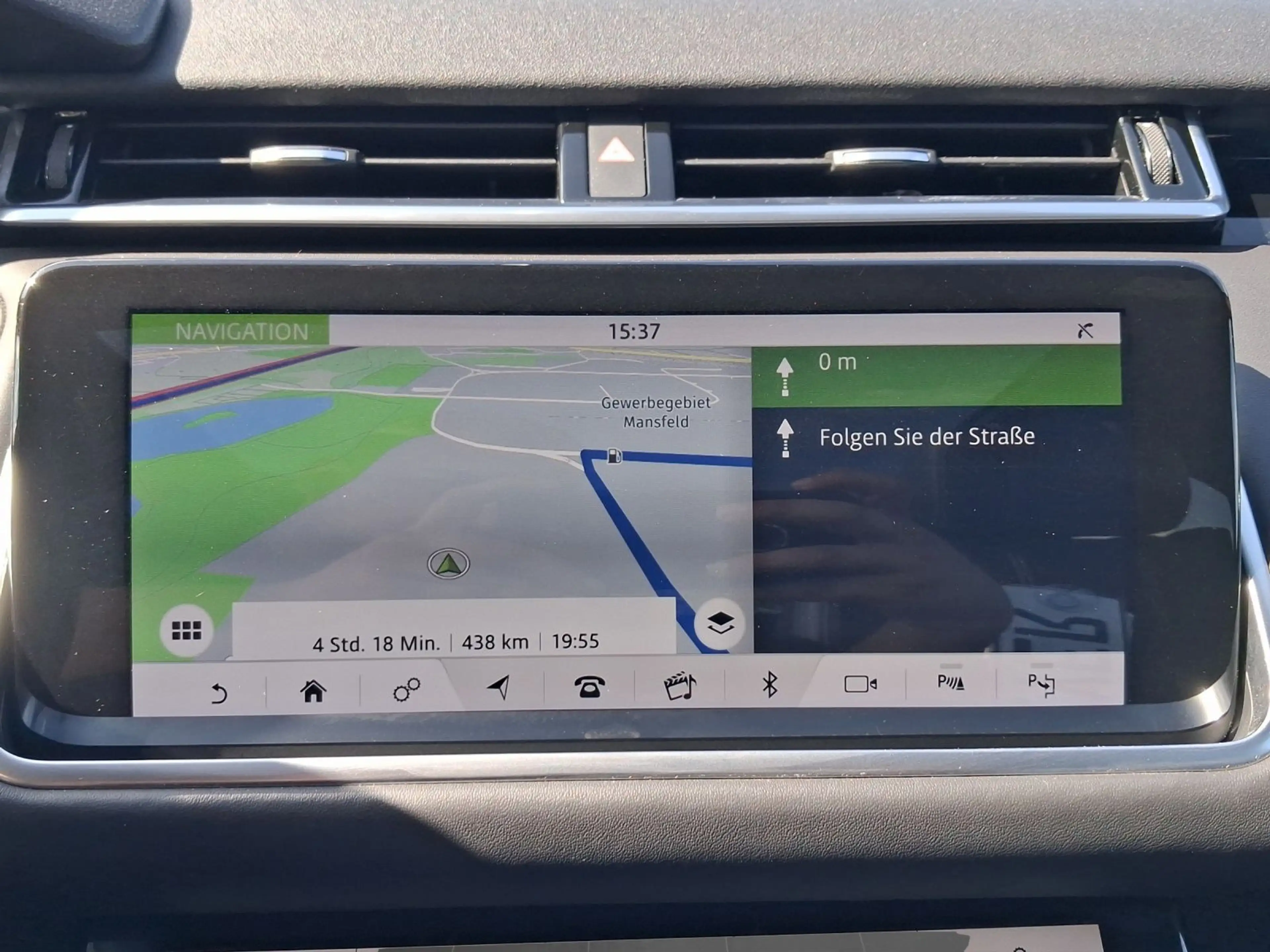 Land Rover Range Rover Velar 3.0d R-DYNAMIC SE PANO LM20 LE — photo 13