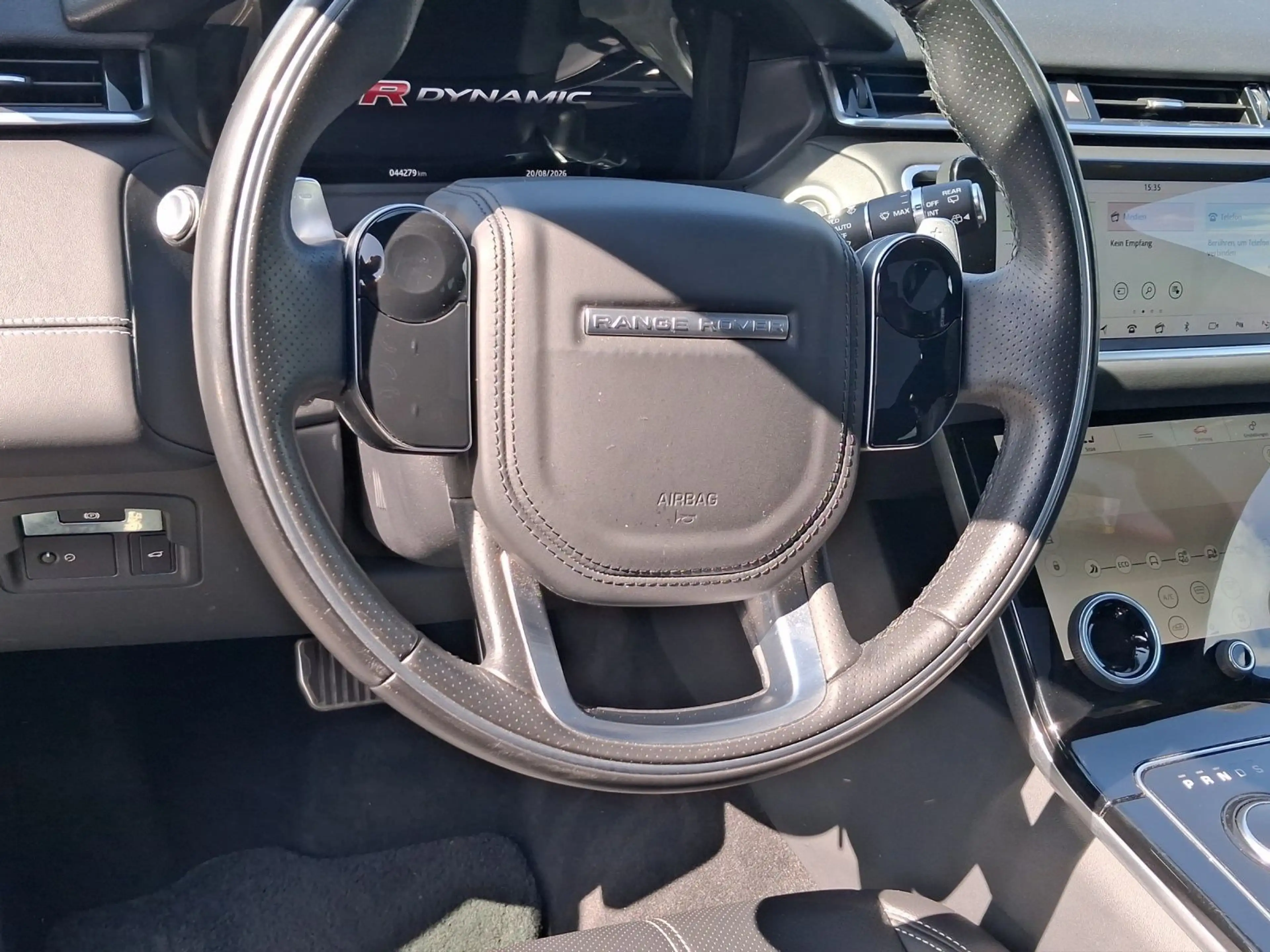 Land Rover Range Rover Velar 3.0d R-DYNAMIC SE PANO LM20 LE — photo 9