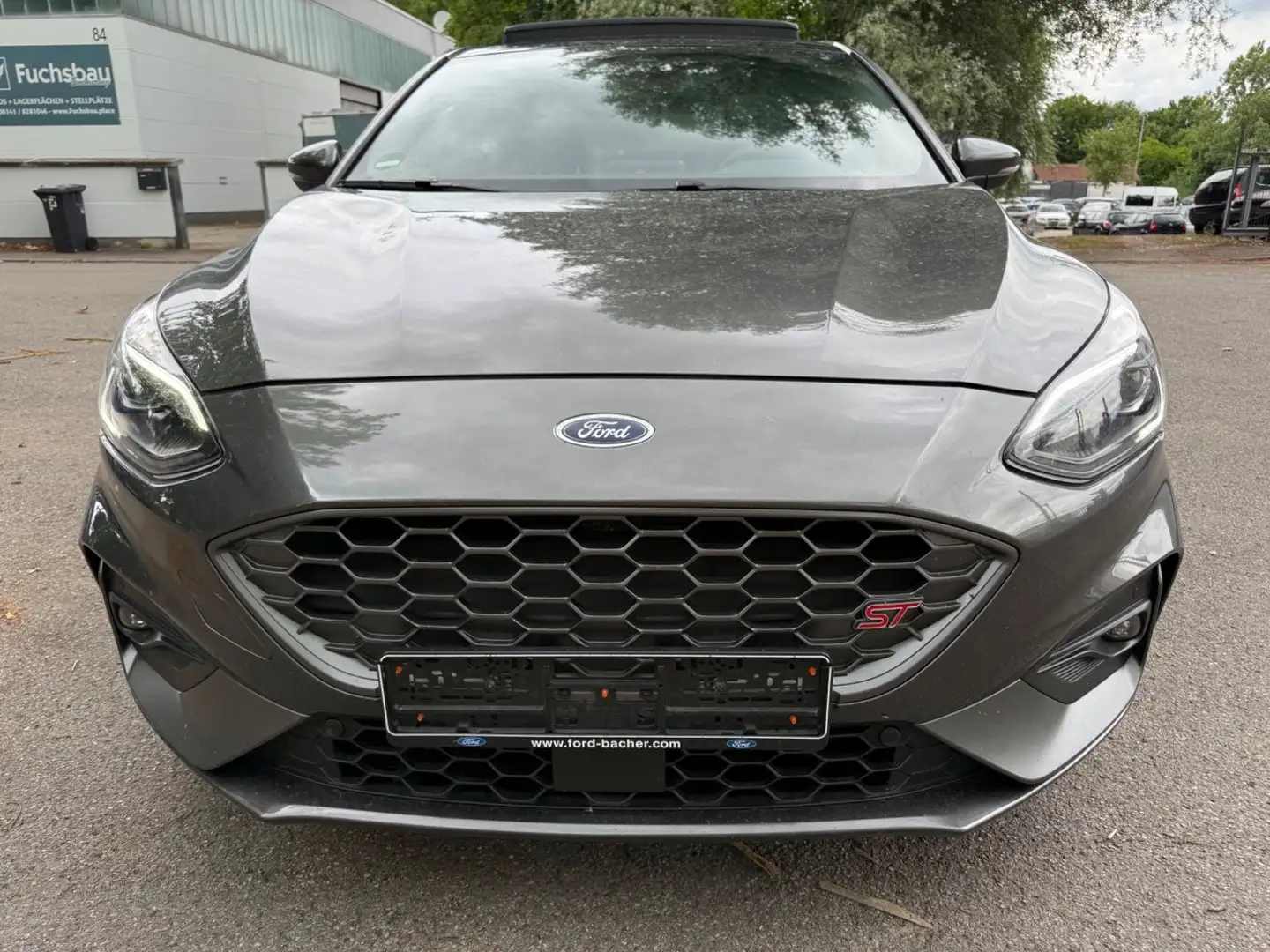 Ford Focus Lim. ST PERFORMANCE HU Mai 2027 Panorama Grijs - 1