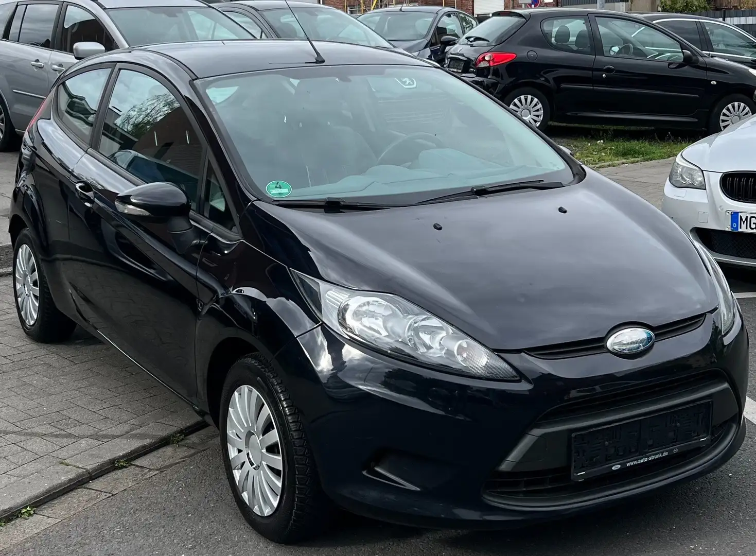Ford Fiesta Trend 1.HAND TÜV 04/2027 KLIMA ALLWETTER Noir - 2