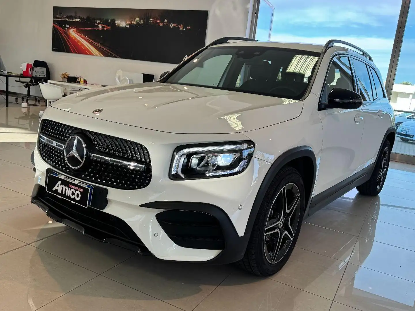Mercedes-Benz GLB 200 d 4 Matic Premium AMG 2022 Wit - 1