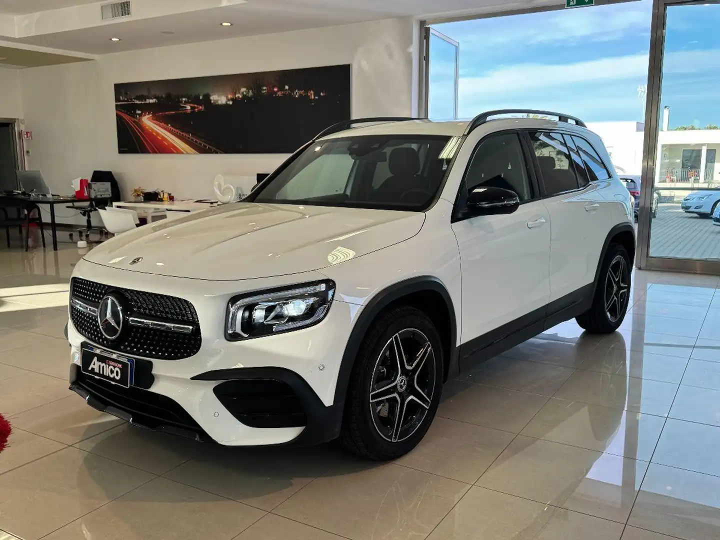 Mercedes-Benz GLB 200 d 4 Matic Premium AMG 2022 Bílá - 2