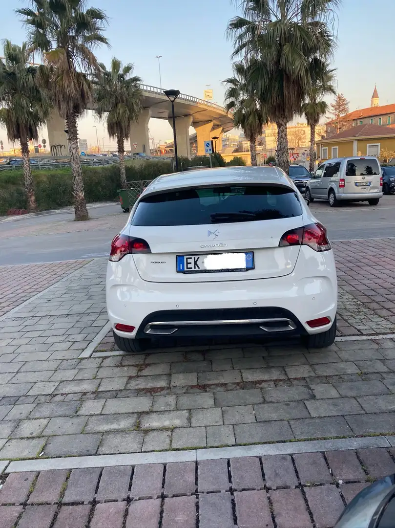 DS Automobiles DS 4 so chic Blanco - 2