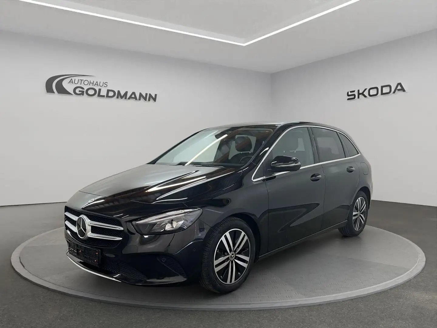Mercedes-Benz B-Klasse B200 DSG AHK Schwarz - 1