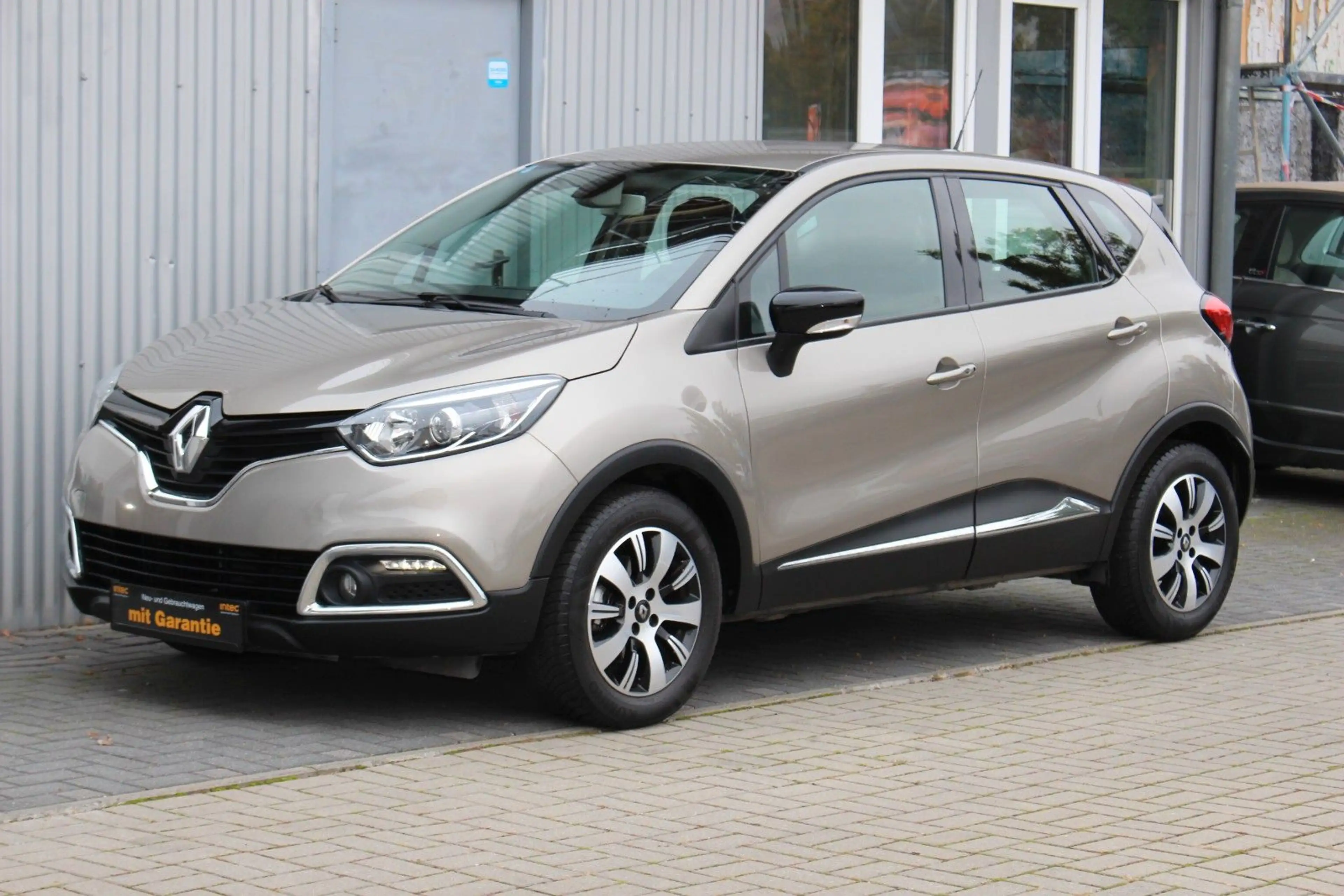 Renault Captur TCe 120 Automatik XMOD+Navi+Kamera+AHK
