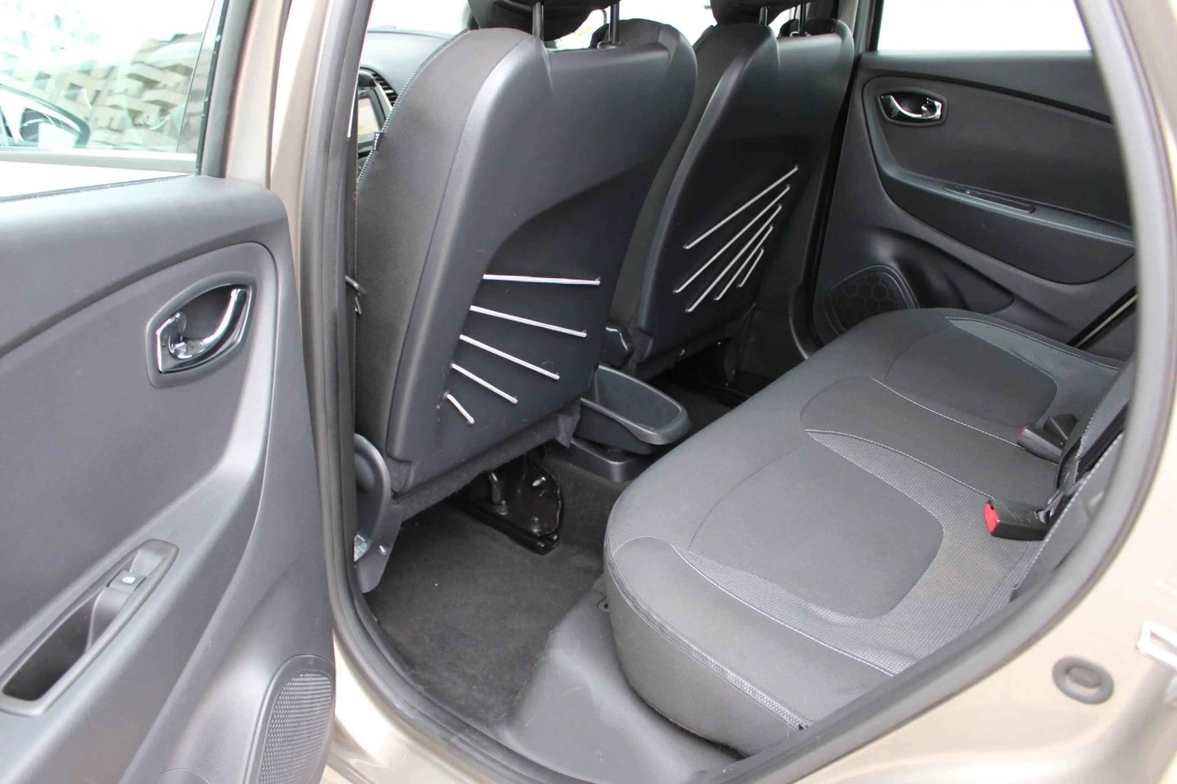 Renault Captur TCe 120 Automatik XMOD+Navi+Kamera+AHK — photo 12