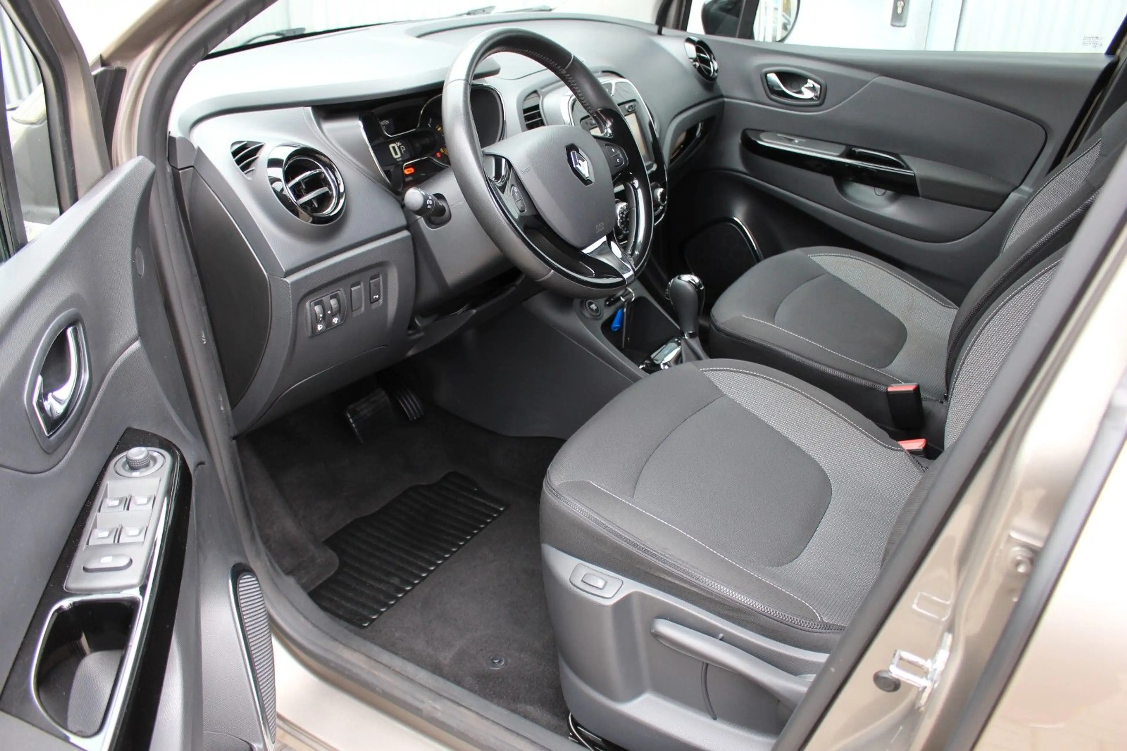 Renault Captur TCe 120 Automatik XMOD+Navi+Kamera+AHK — photo 11