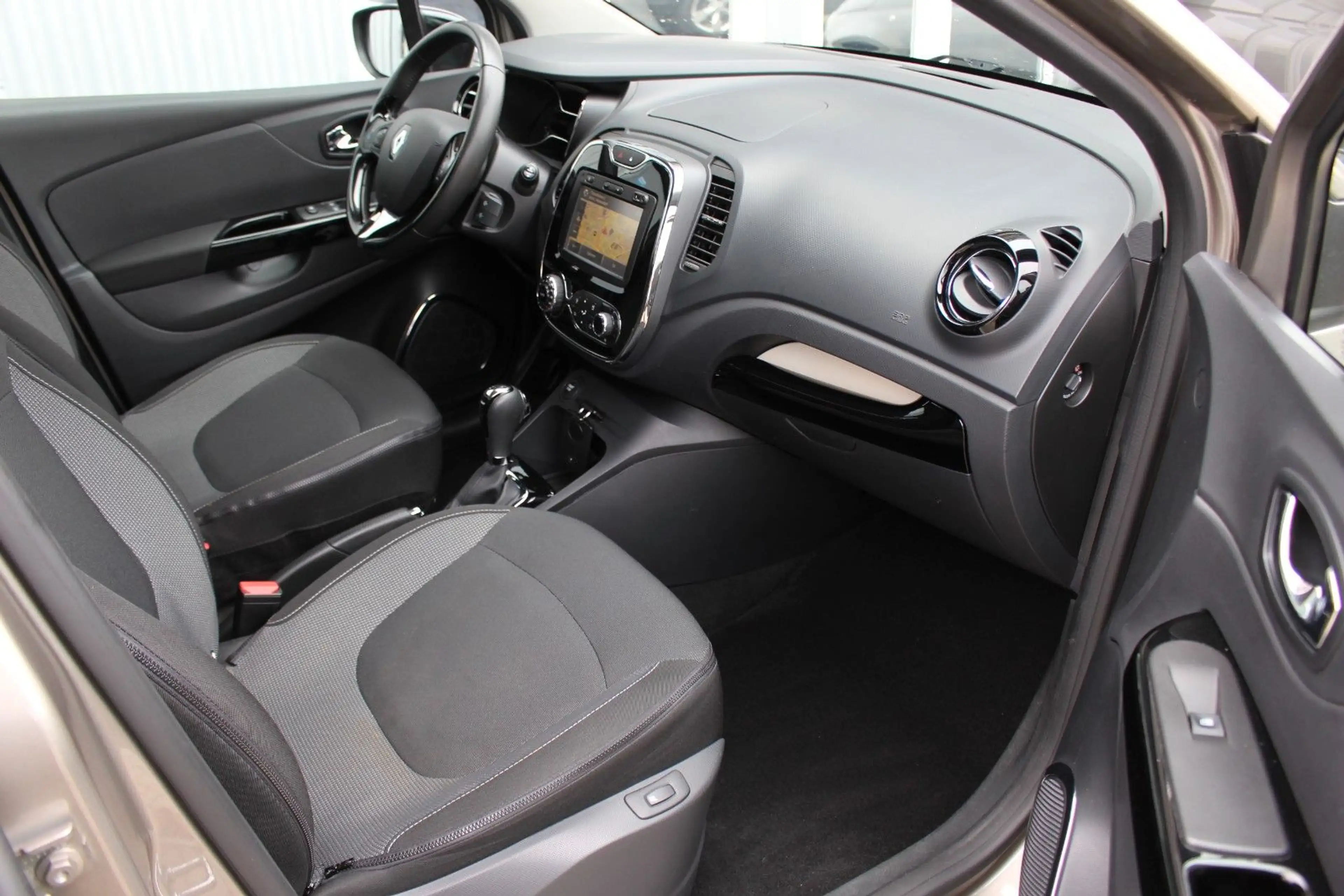 Renault Captur TCe 120 Automatik XMOD+Navi+Kamera+AHK — photo 15