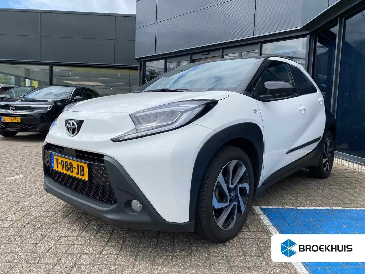 Toyota Aygo X 1.0 VVT-i MT Pulse | Achteruitrijcamera | Airco (a Wit - 1