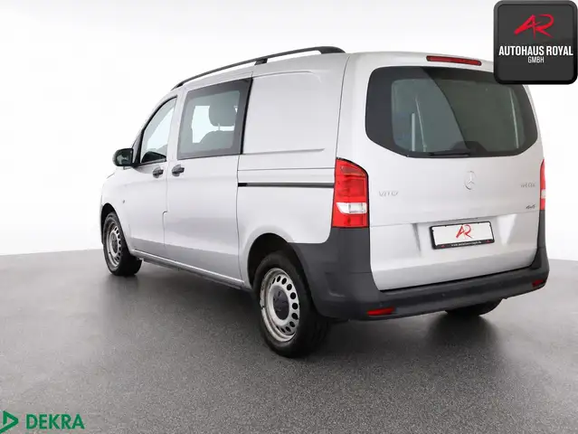 Mercedes-Benz Vito view 3