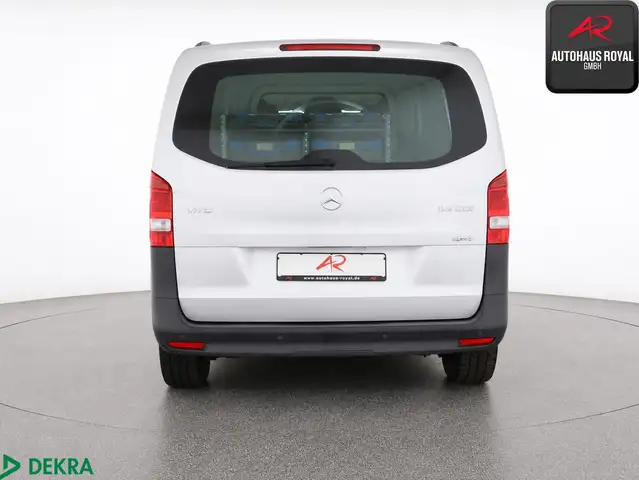 Mercedes-Benz Vito view 4