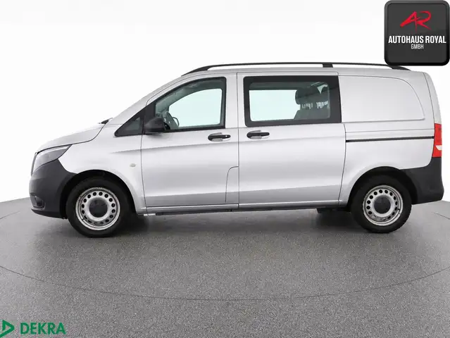 Mercedes-Benz Vito view 2