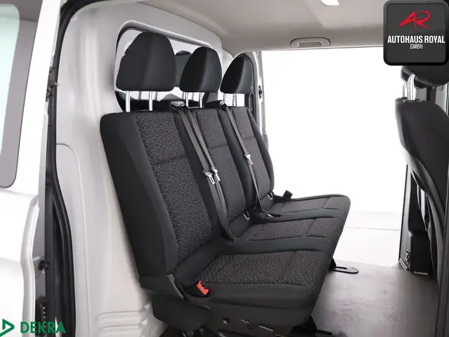Mercedes-Benz Vito view 11