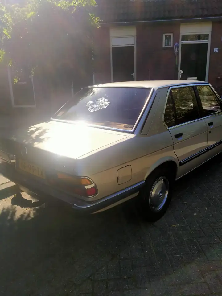 BMW 525 524td, foto 2