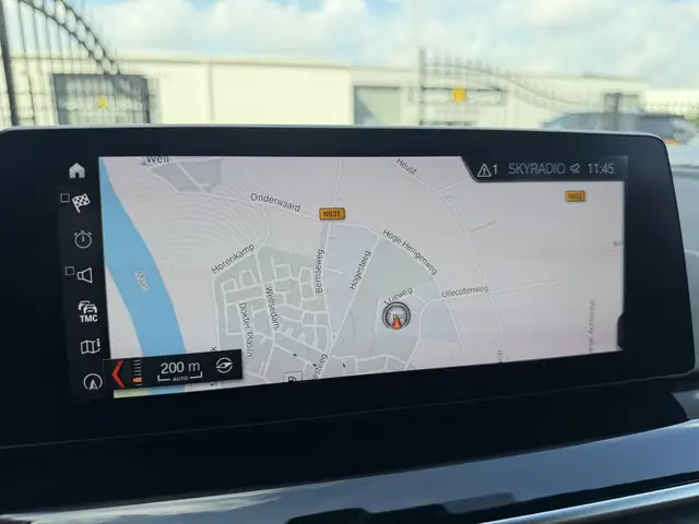 BMW 5 Series view 17