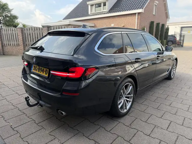 BMW 5 Series view 7