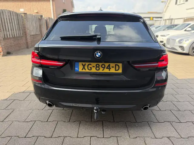 BMW 5 Series view 12