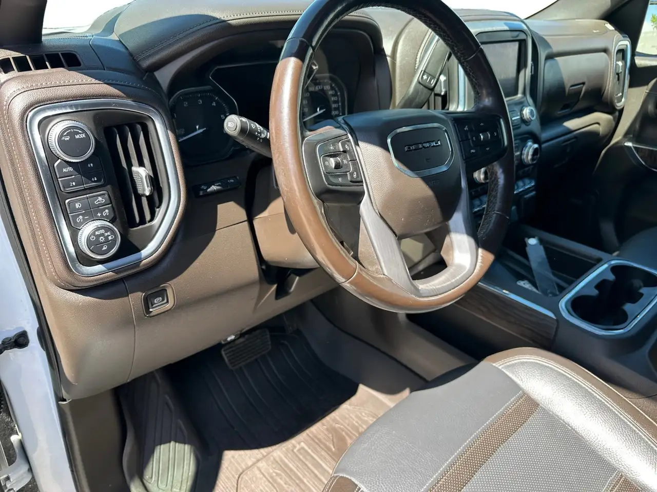GMC Sierra 1500 photo GMC Sierra 1500