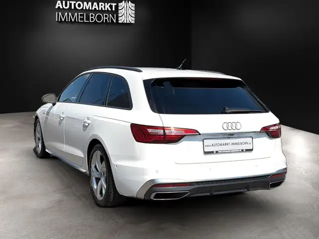 Audi A4 view 5