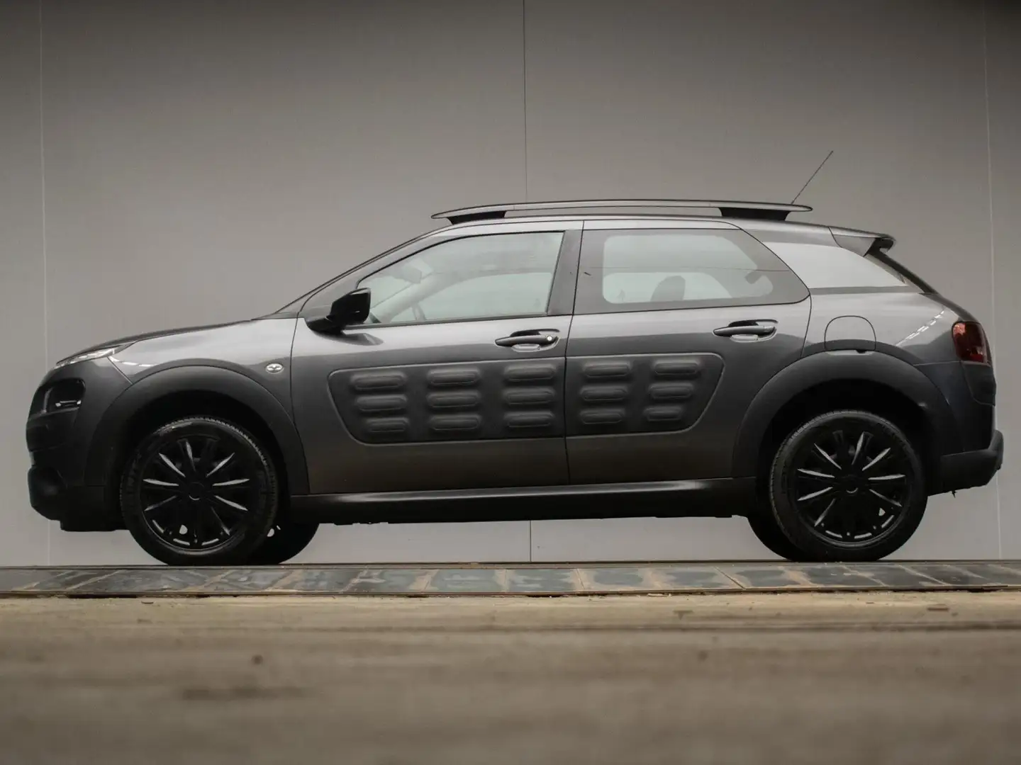Citroen C4 Cactus 1.2 PureTech Business Sport (APPLE CARPLAY,NAVI,CL Gris - 1
