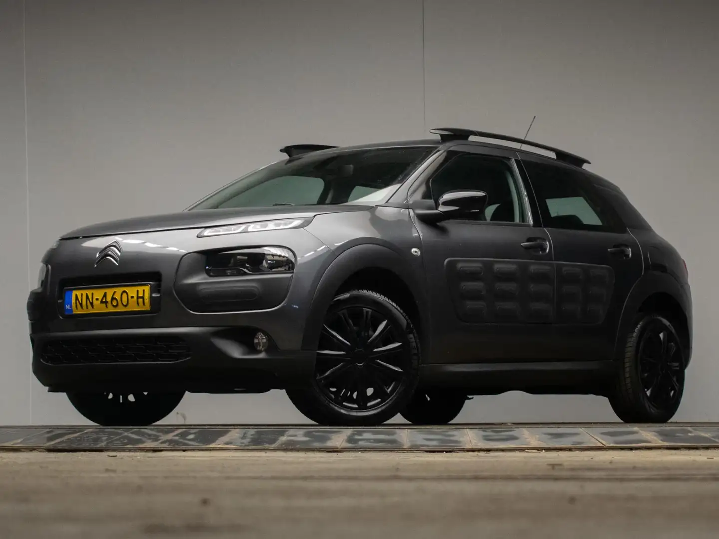 Citroen C4 Cactus 1.2 PureTech Business Sport (APPLE CARPLAY,NAVI,CL Gris - 2