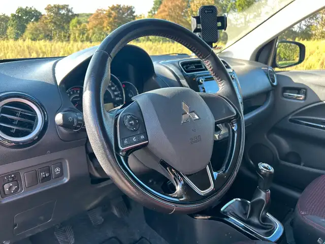 Mitsubishi Space Star view 14