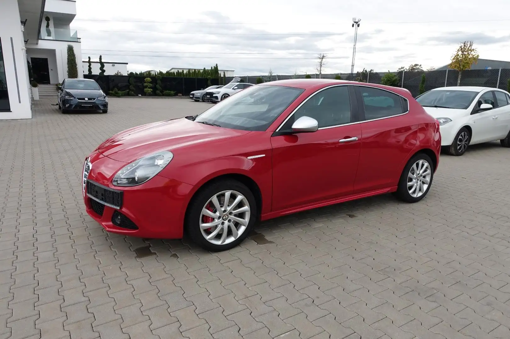 Alfa Romeo Giulietta 1.4 TB MultiAir Turismo *Sportpaket* Rot - 1