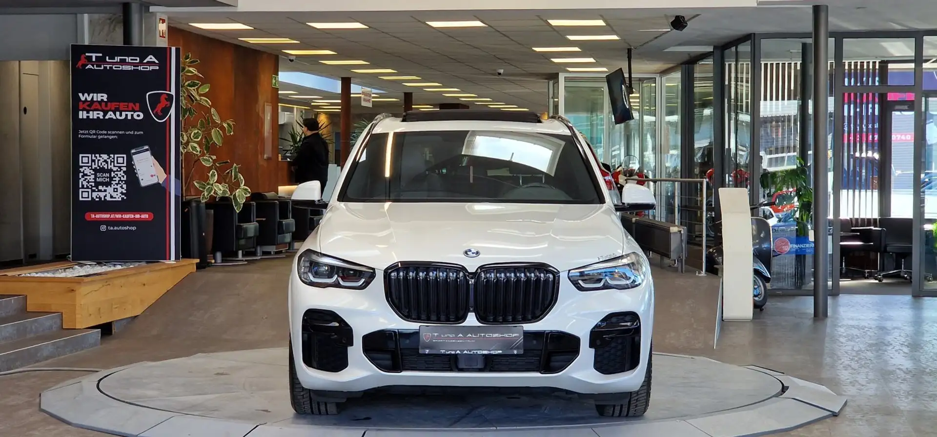 BMW X5 xDrive45e M Sportpaket HYBRID Aut. *Pano*Luftfeder Weiß - 2