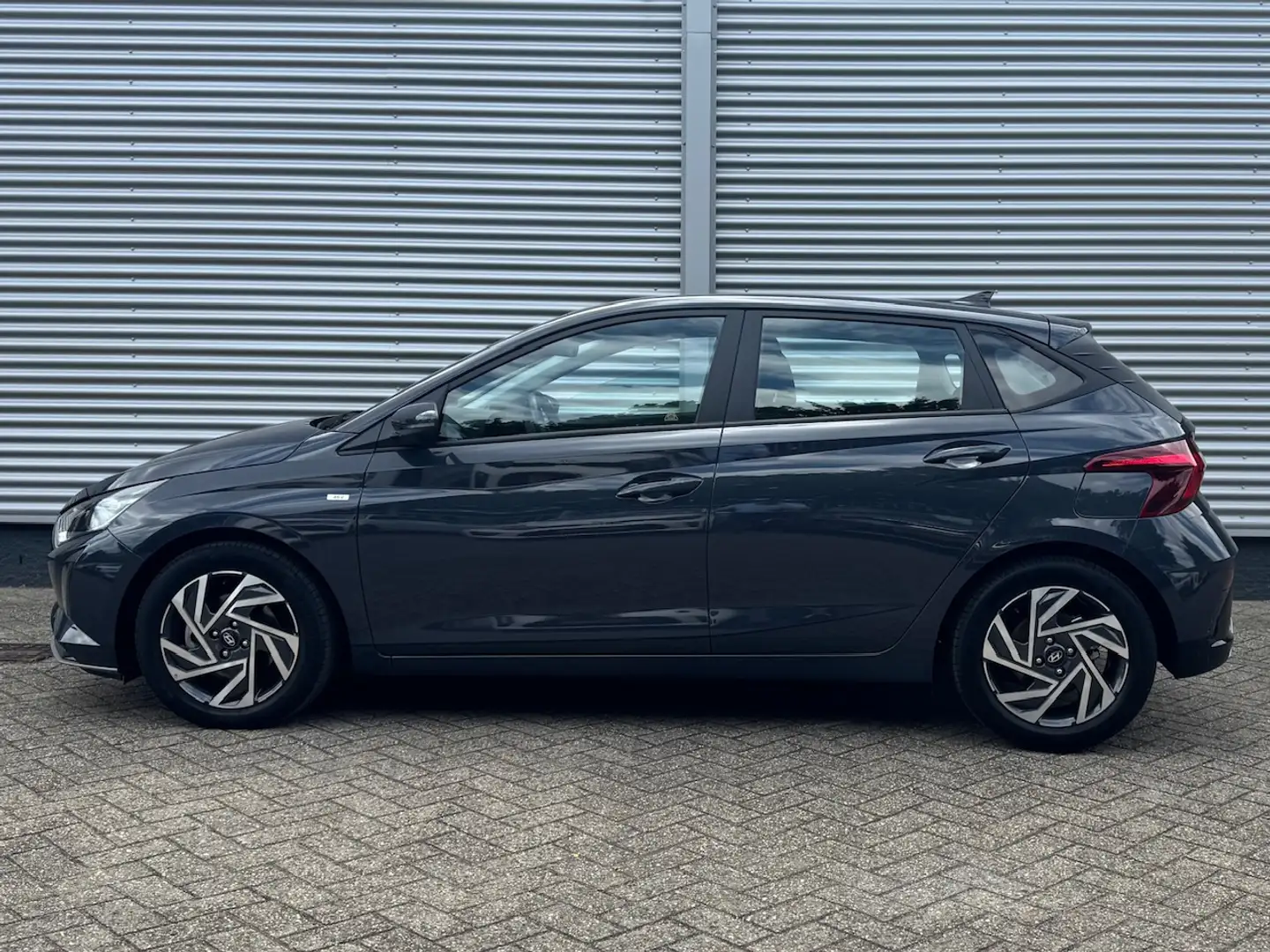 Hyundai i20 1.0 T-GDI 48V MHEV 100pk Comfort Smart I Navigatie Gris - 2