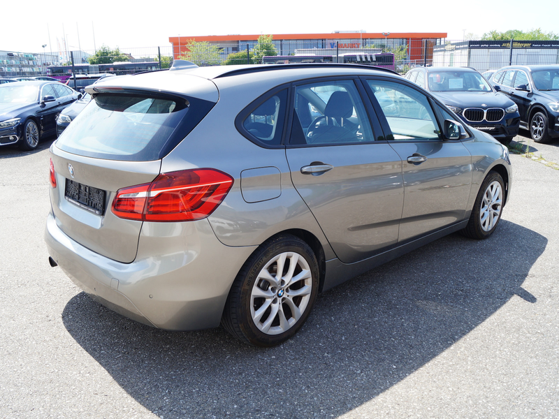 BMW 218 218i Active Tourer * Navi * LED * Parkassistent — photo 6