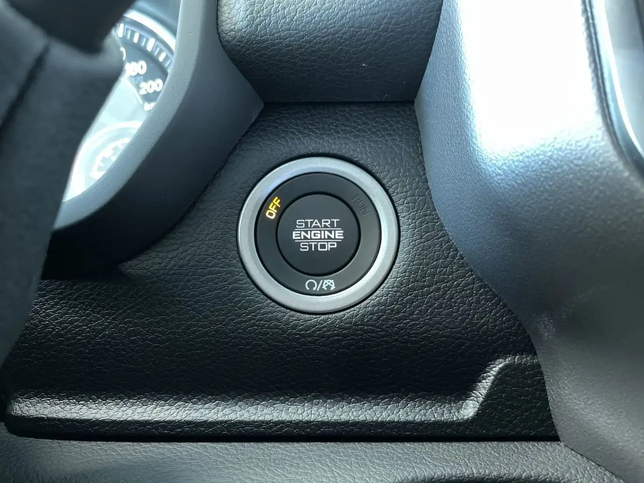 RAM 3500 снимка RAM 3500