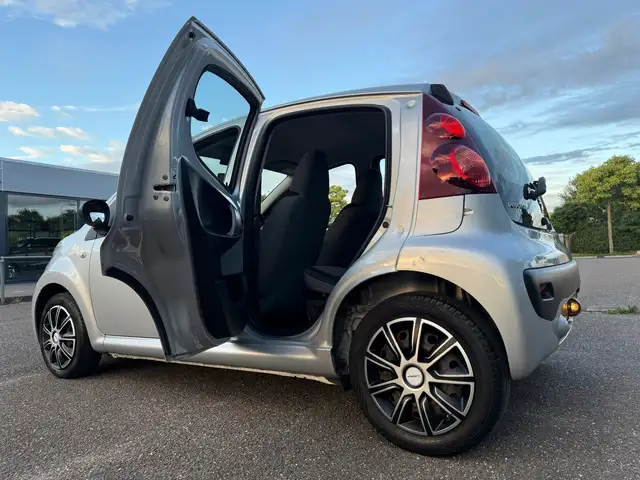 Peugeot 107 view 11