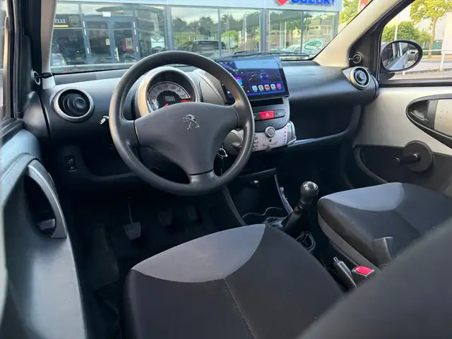 Peugeot 107 view 10