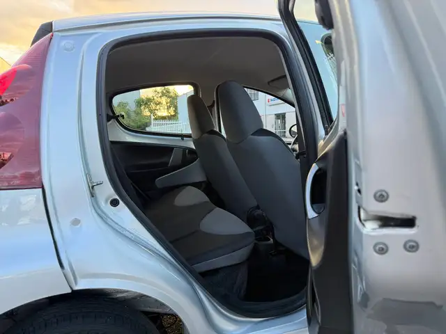 Peugeot 107 view 14