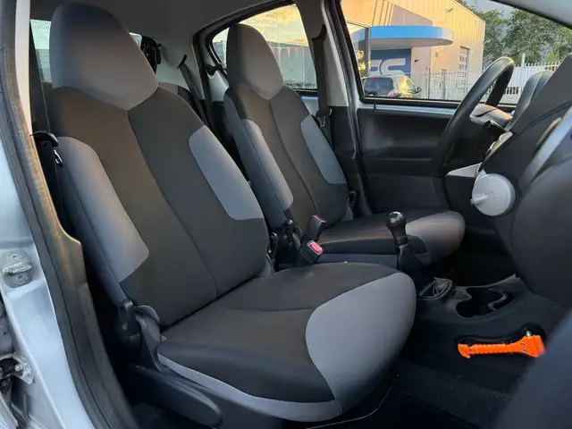 Peugeot 107 view 15