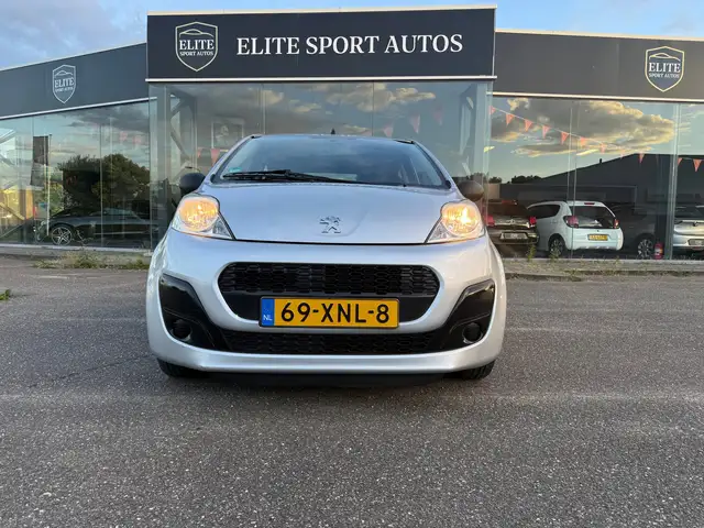 Peugeot 107 view 5