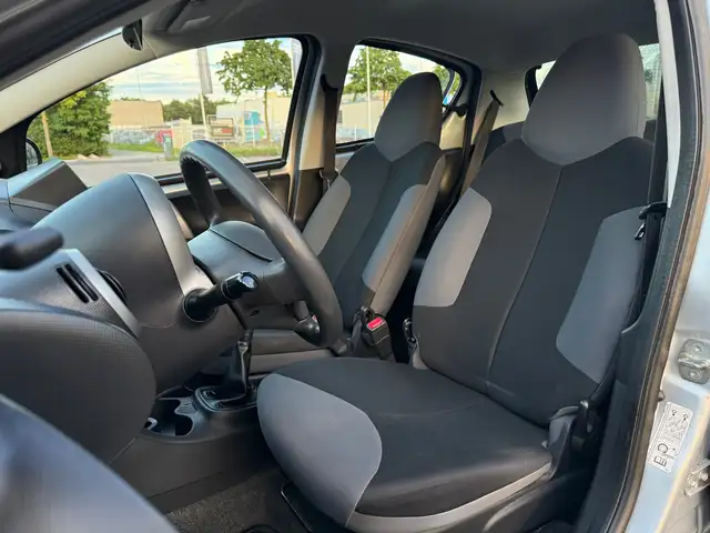 Peugeot 107 view 7