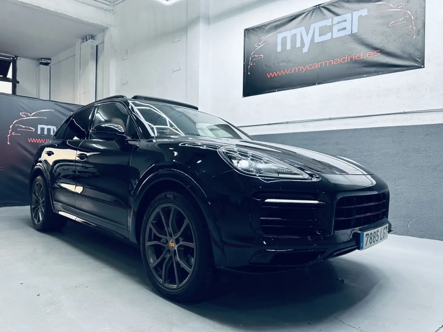 Porsche Cayenne Aut. Negro - 2