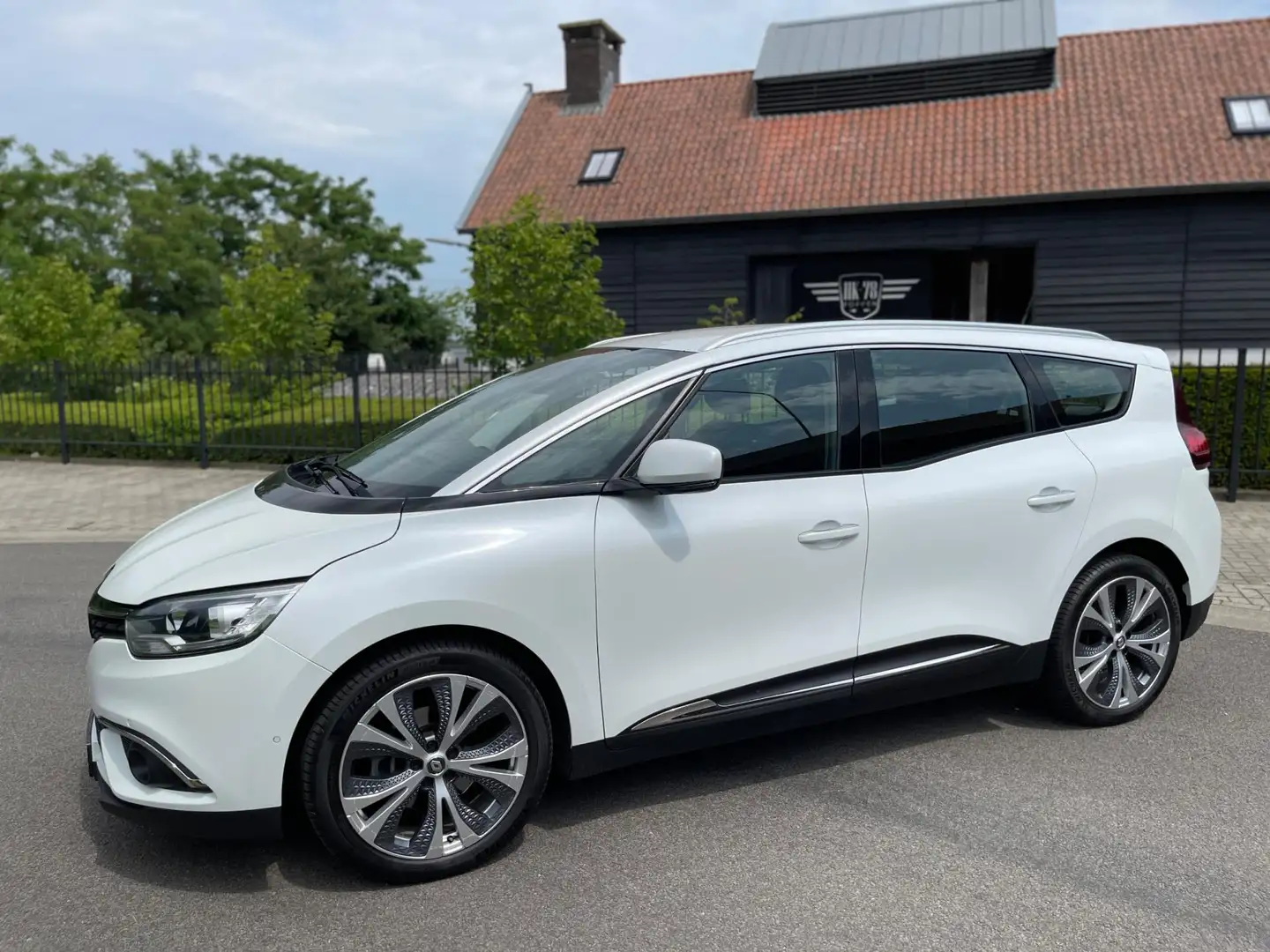 Renault Grand Scenic 1.2 TCe INTENS AIRCO/ECC NAVI LED XENON TREKHAAK Wit - 2