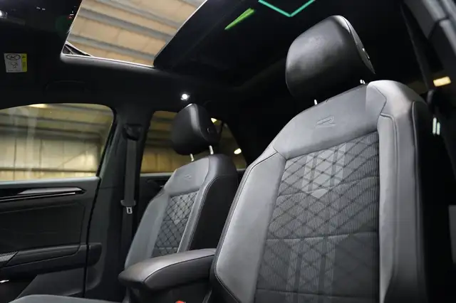 Volkswagen T-Roc view 13