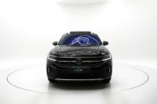Volkswagen T-Roc view 2