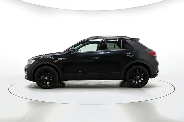 Volkswagen T-Roc view 4