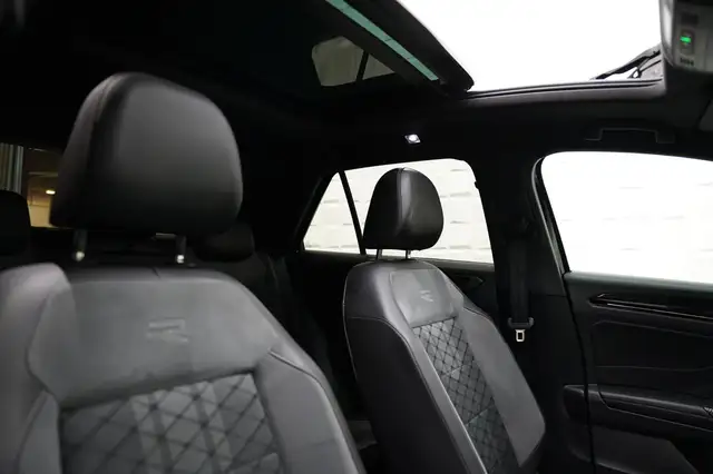 Volkswagen T-Roc view 28