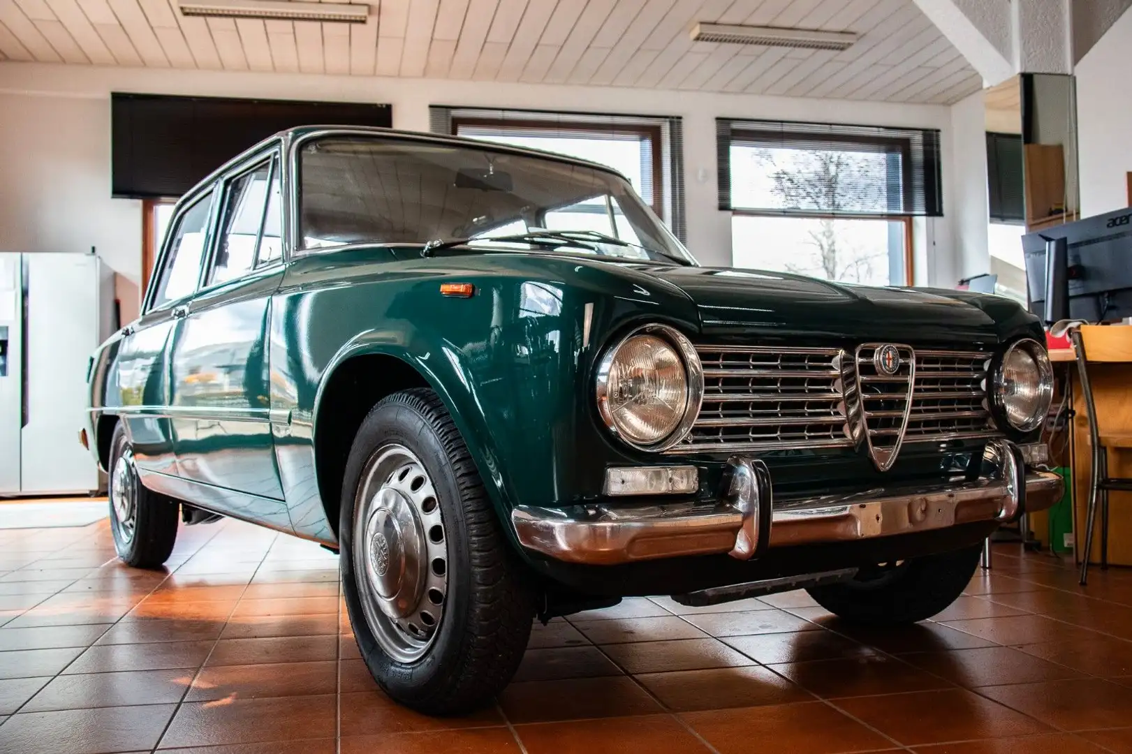 Alfa Romeo Giulia 1,3 TI UNGESCHWEISST unglaublich !!105.39 Grün - 1