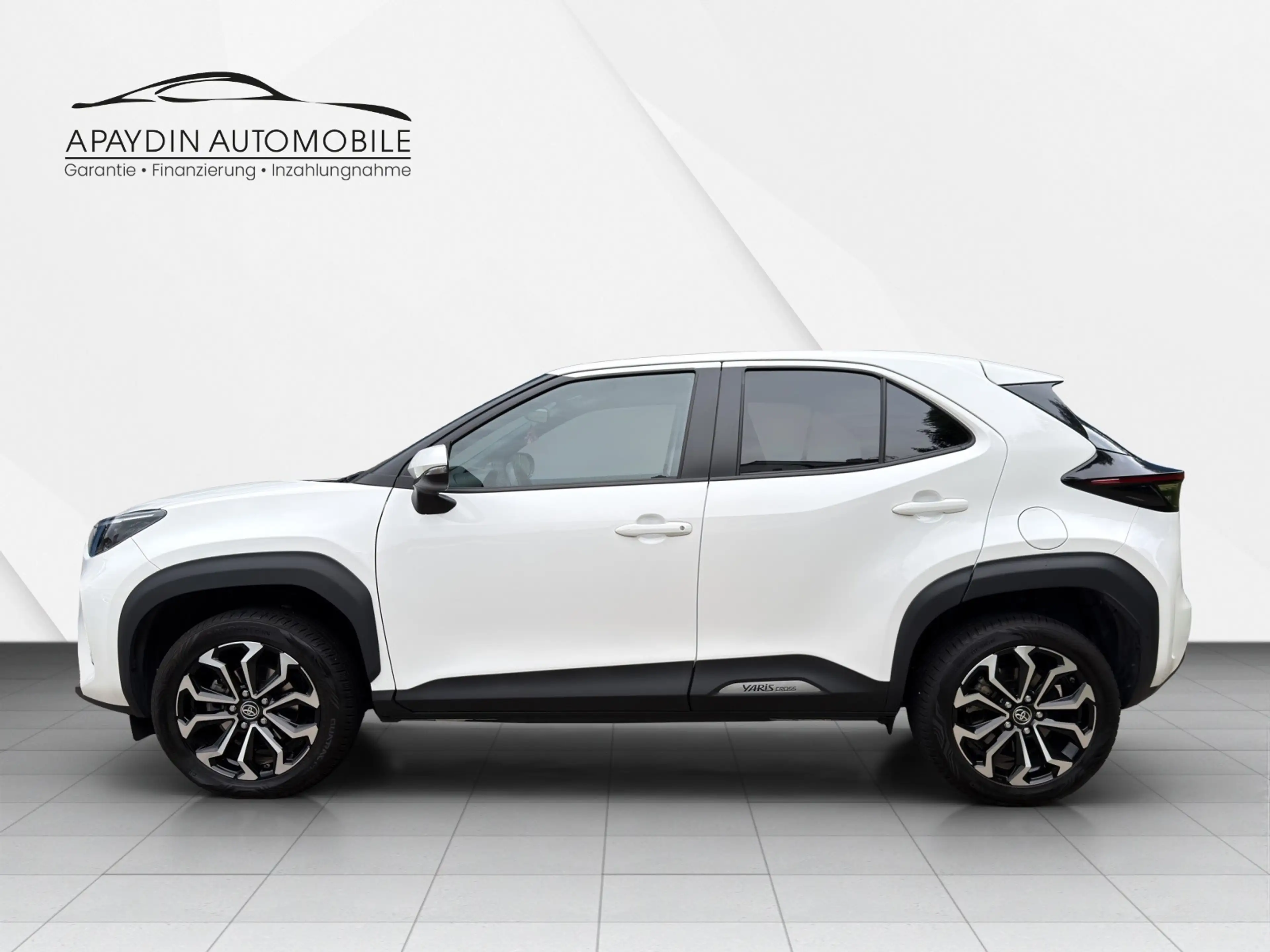 Toyota Yaris Cross Hybrid FWD Basis ACC/LED/LHZ/SHZ/WINTERPAKET/R-KAMERA/SPUR — photo 2