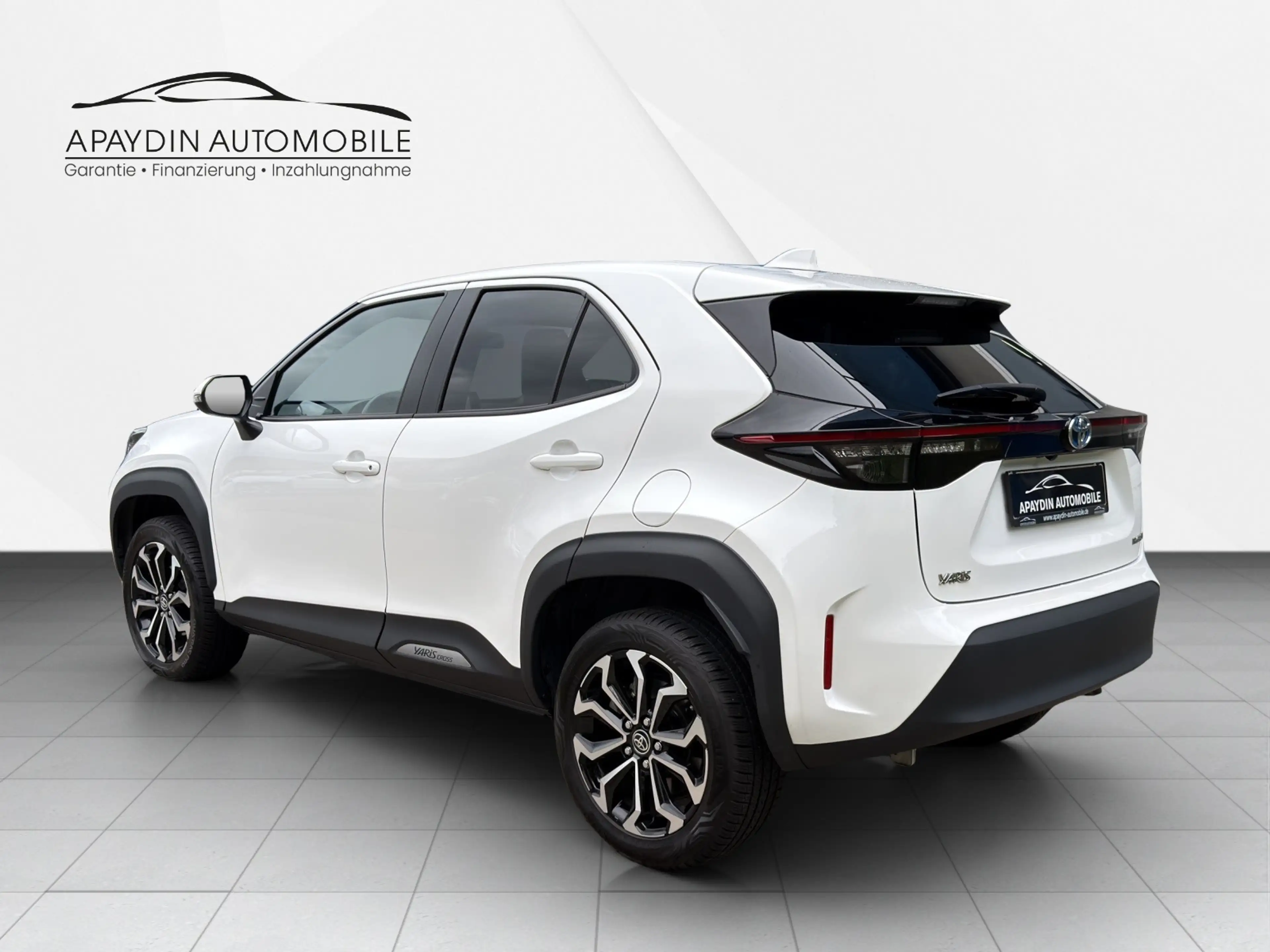 Toyota Yaris Cross Hybrid FWD Basis ACC/LED/LHZ/SHZ/WINTERPAKET/R-KAMERA/SPUR — photo 3