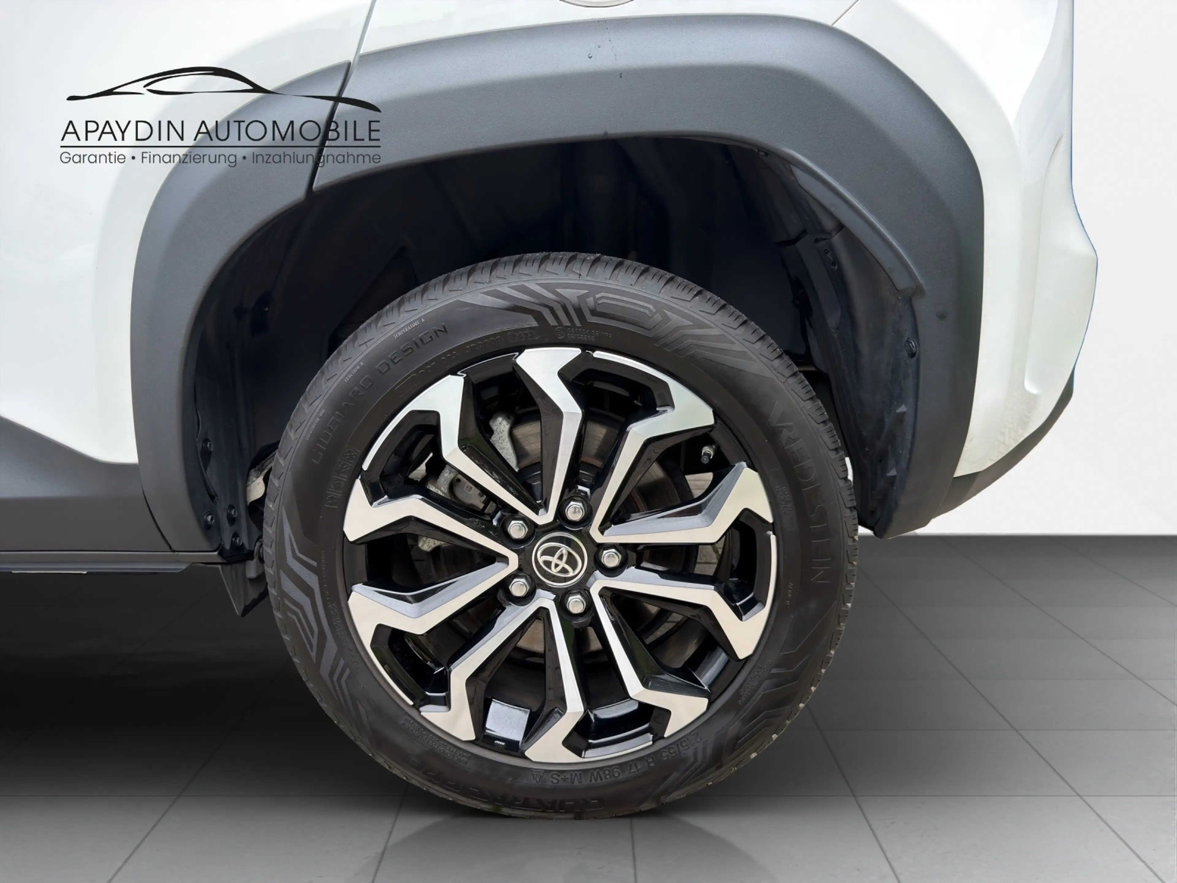 Toyota Yaris Cross Hybrid FWD Basis ACC/LED/LHZ/SHZ/WINTERPAKET/R-KAMERA/SPUR — photo 13