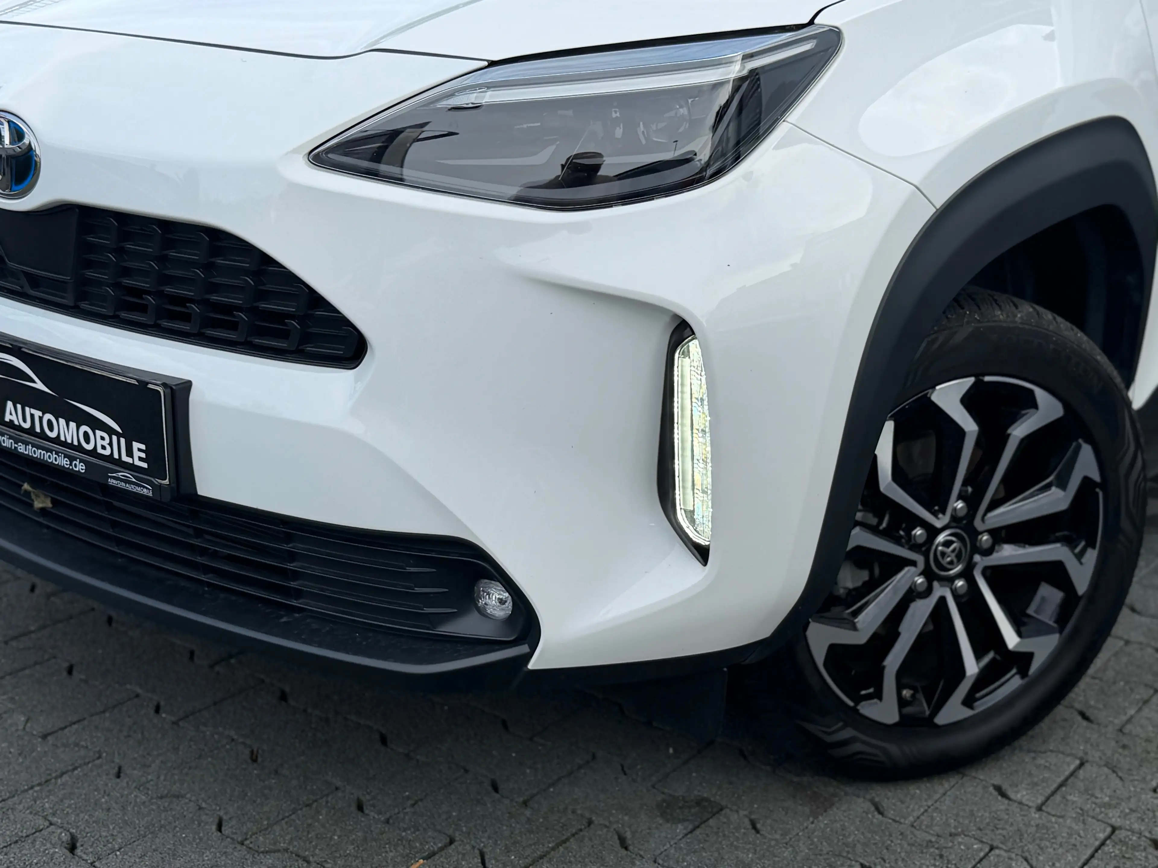 Toyota Yaris Cross Hybrid FWD Basis ACC/LED/LHZ/SHZ/WINTERPAKET/R-KAMERA/SPUR — photo 41