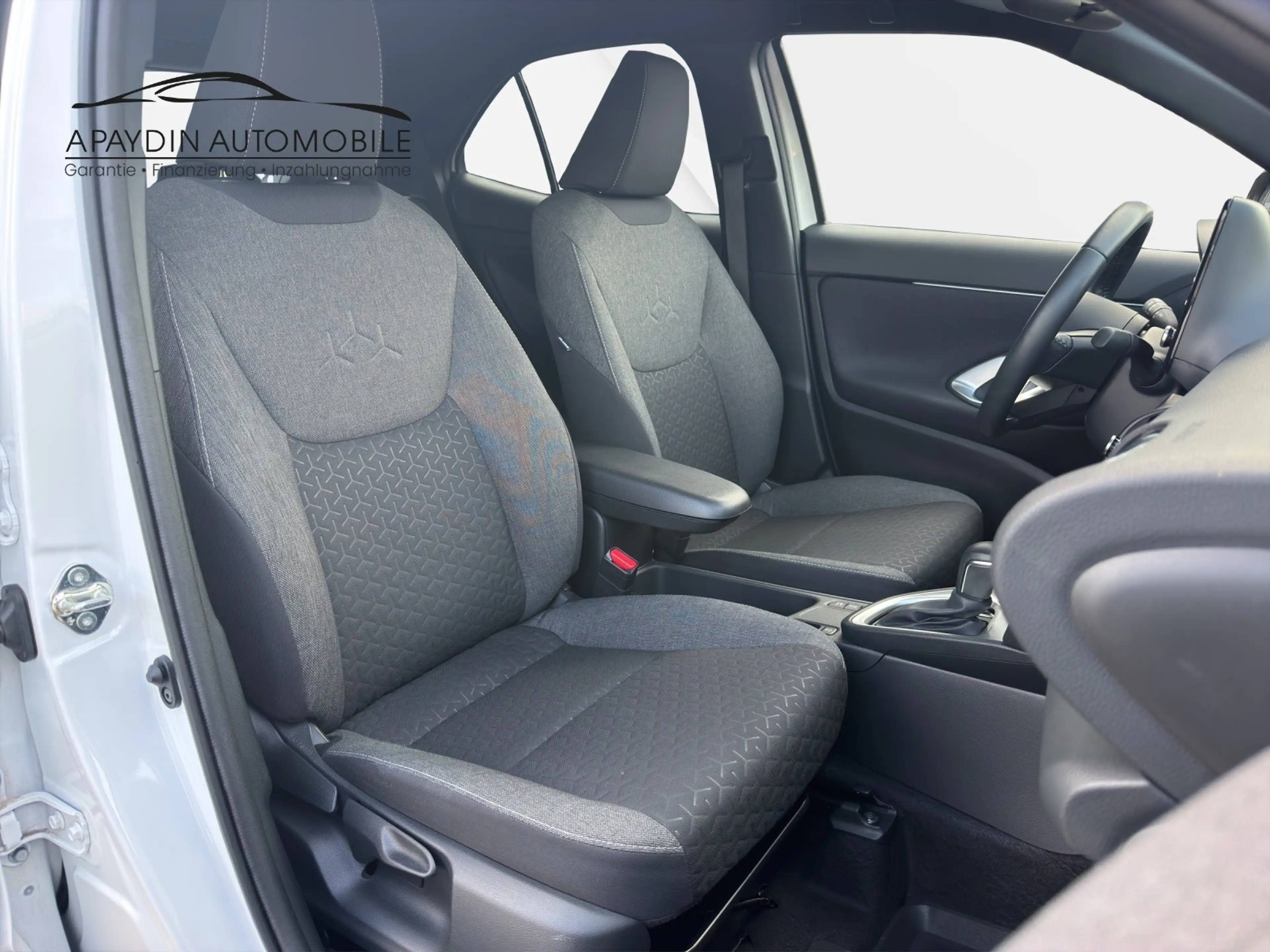 Toyota Yaris Cross Hybrid FWD Basis ACC/LED/LHZ/SHZ/WINTERPAKET/R-KAMERA/SPUR — photo 18