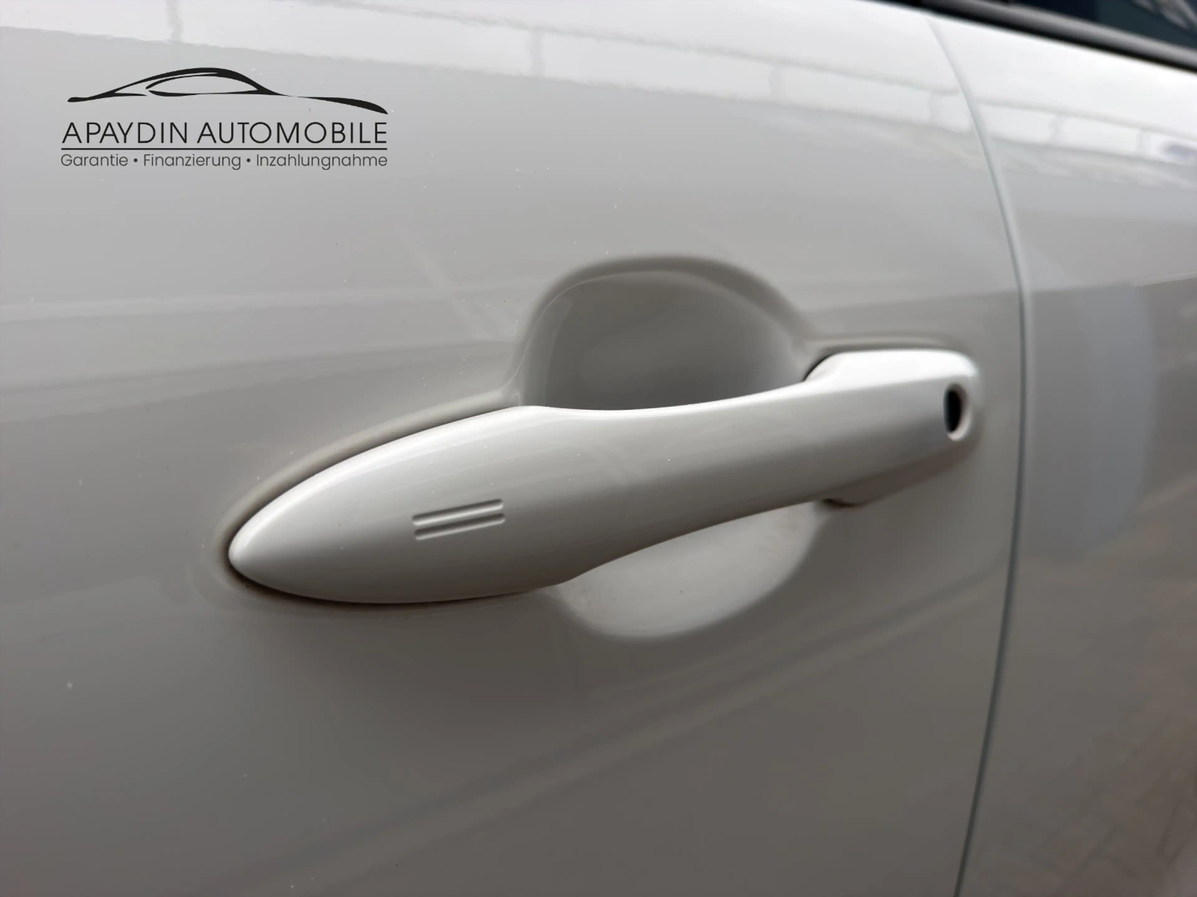 Toyota Yaris Cross Hybrid FWD Basis ACC/LED/LHZ/SHZ/WINTERPAKET/R-KAMERA/SPUR — photo 11